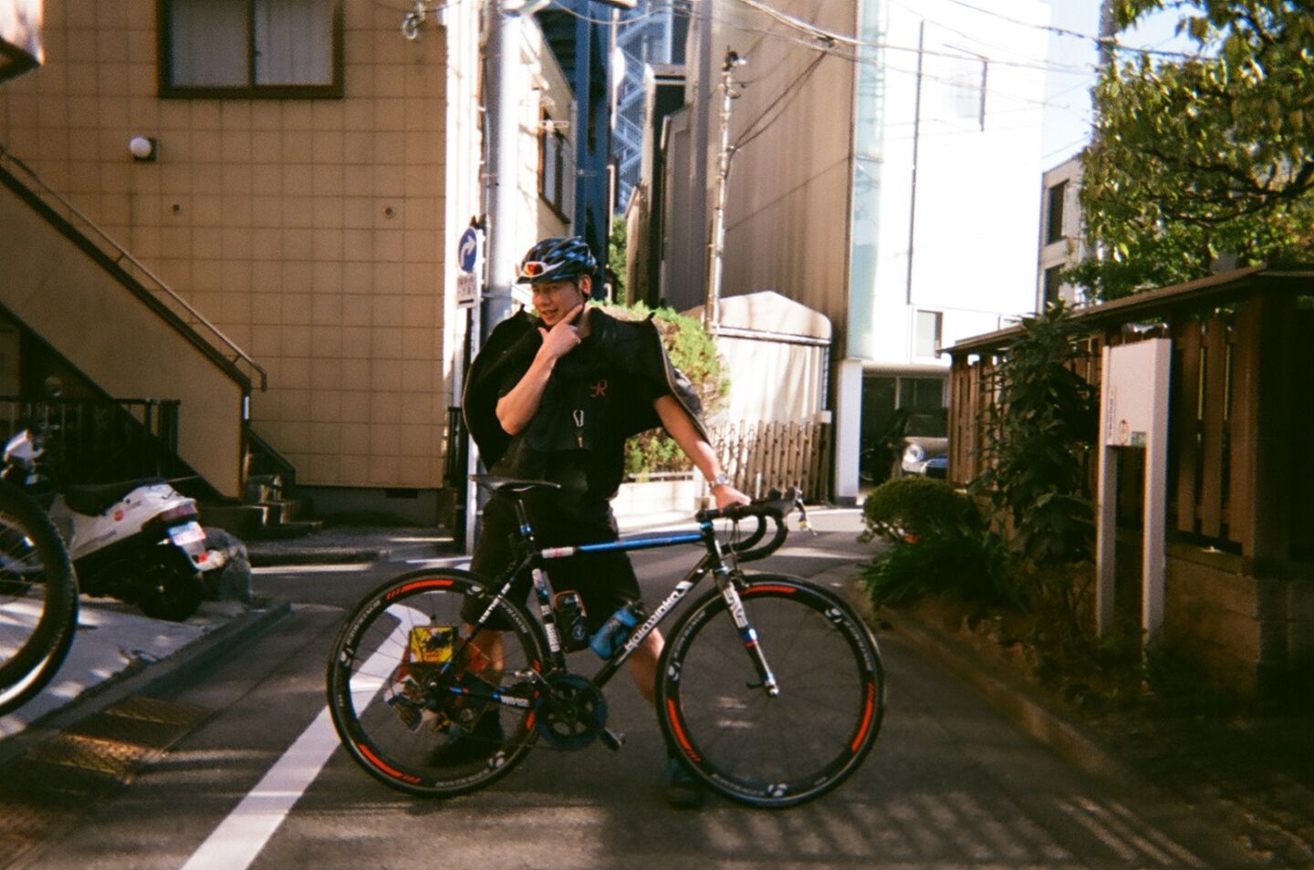 TYoShino001089380004